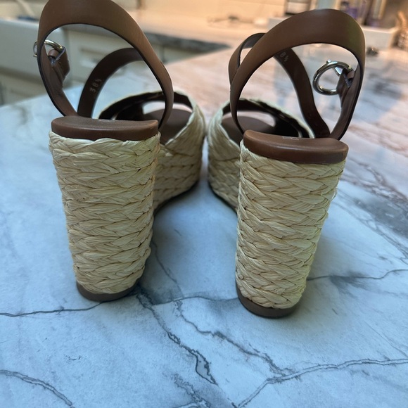 Prada rafia wedge worn once. Excellent condition no sign of wear - Picture 4 of 8